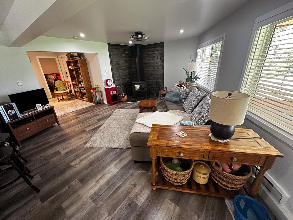 listing image 1108549961512583140