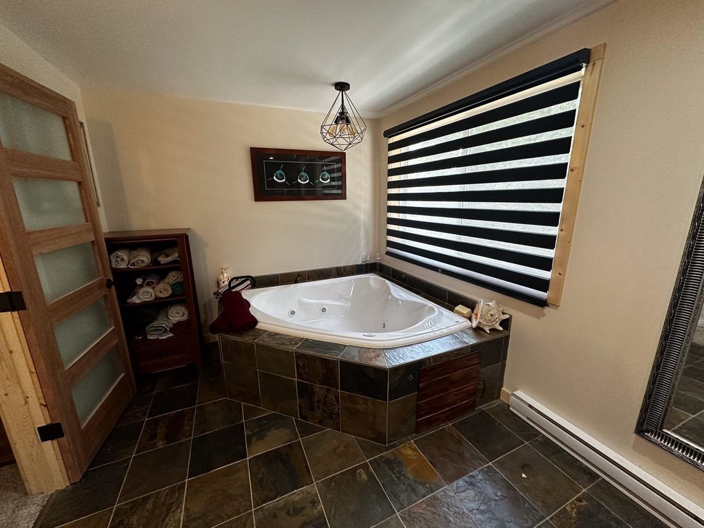 listing image 1107305427778117776