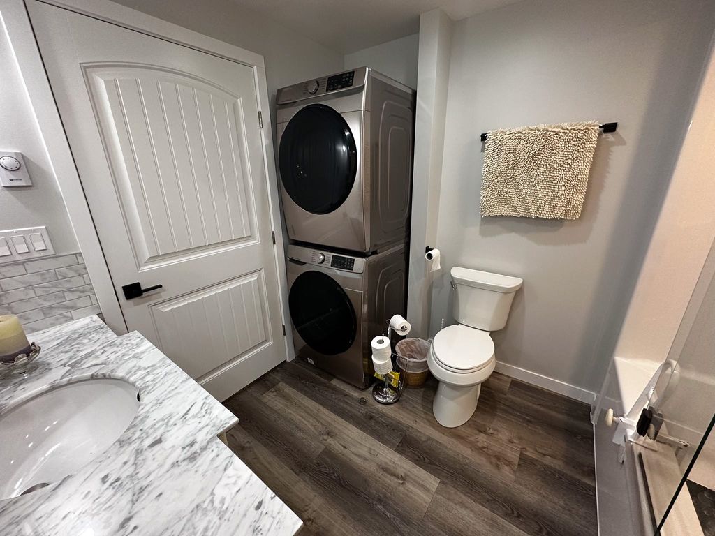 listing image 1109054581172426536