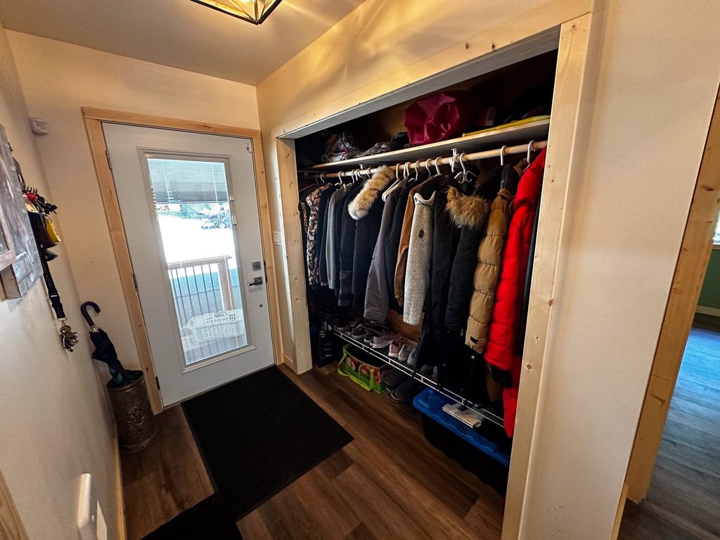 listing image 1102573064869614341