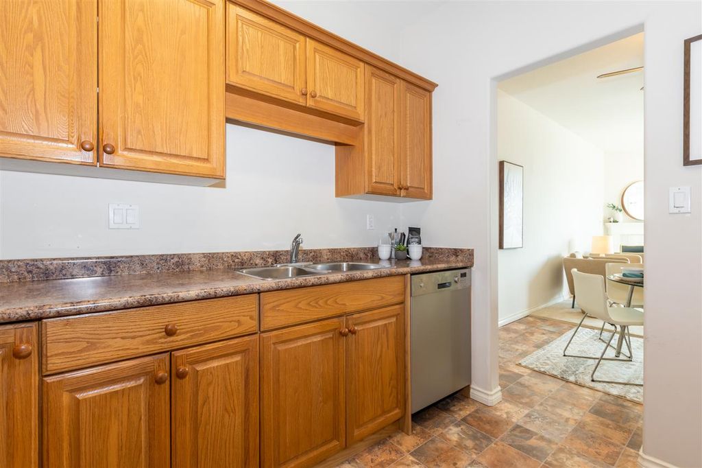listing image 1107952904322771484