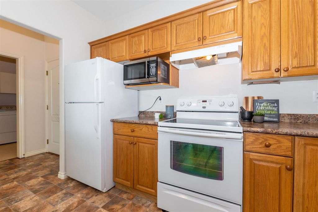 listing image 1108970640107675391