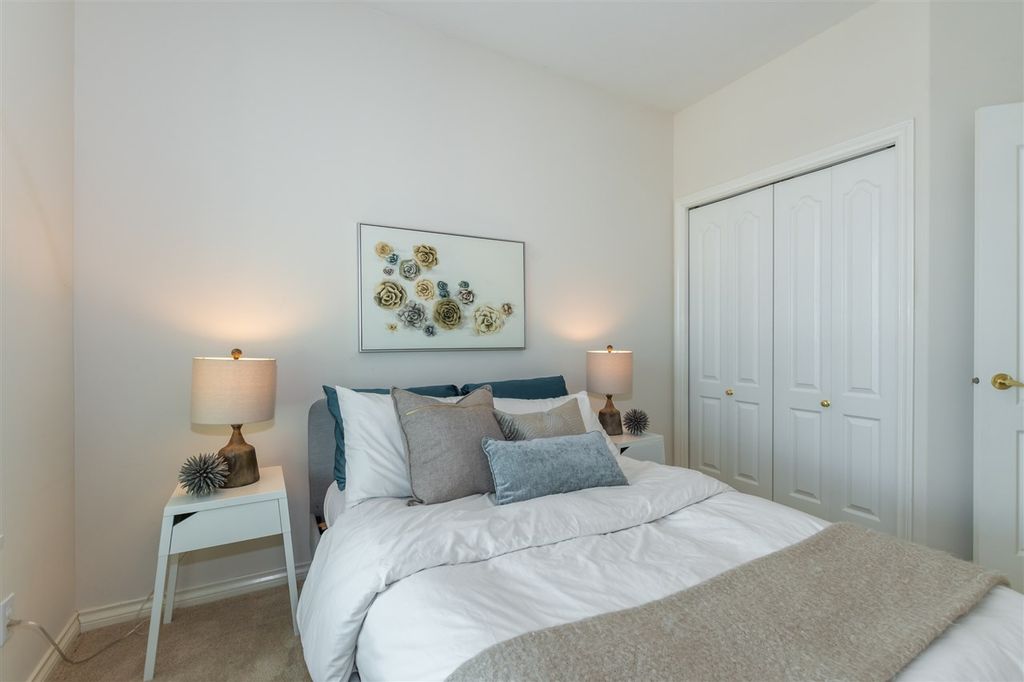 listing image 1106037411199872195