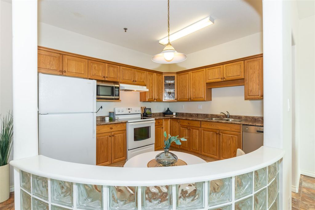 listing image 1100078910031351364