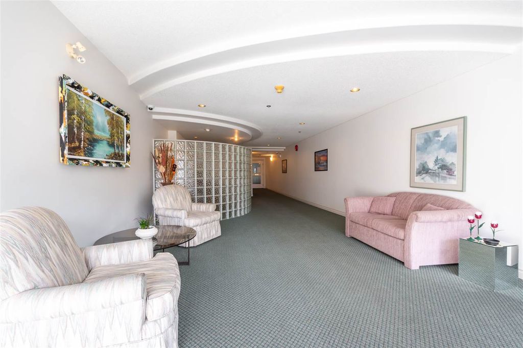 listing image 1103588117200842252