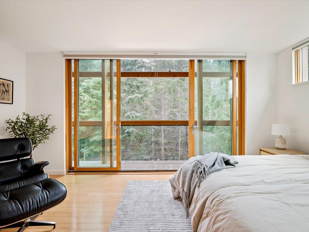 listing image 1105436833765196295