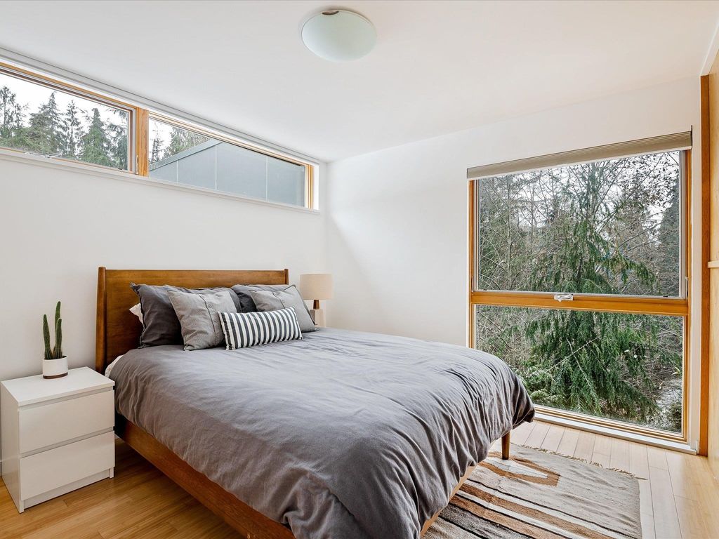 listing image 1100998486244968396