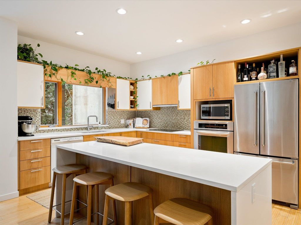 listing image 1107526966762152531