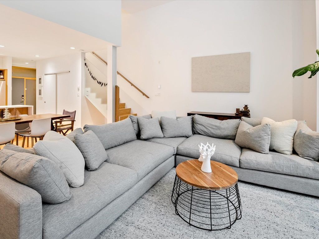 listing image 1107473423605551627