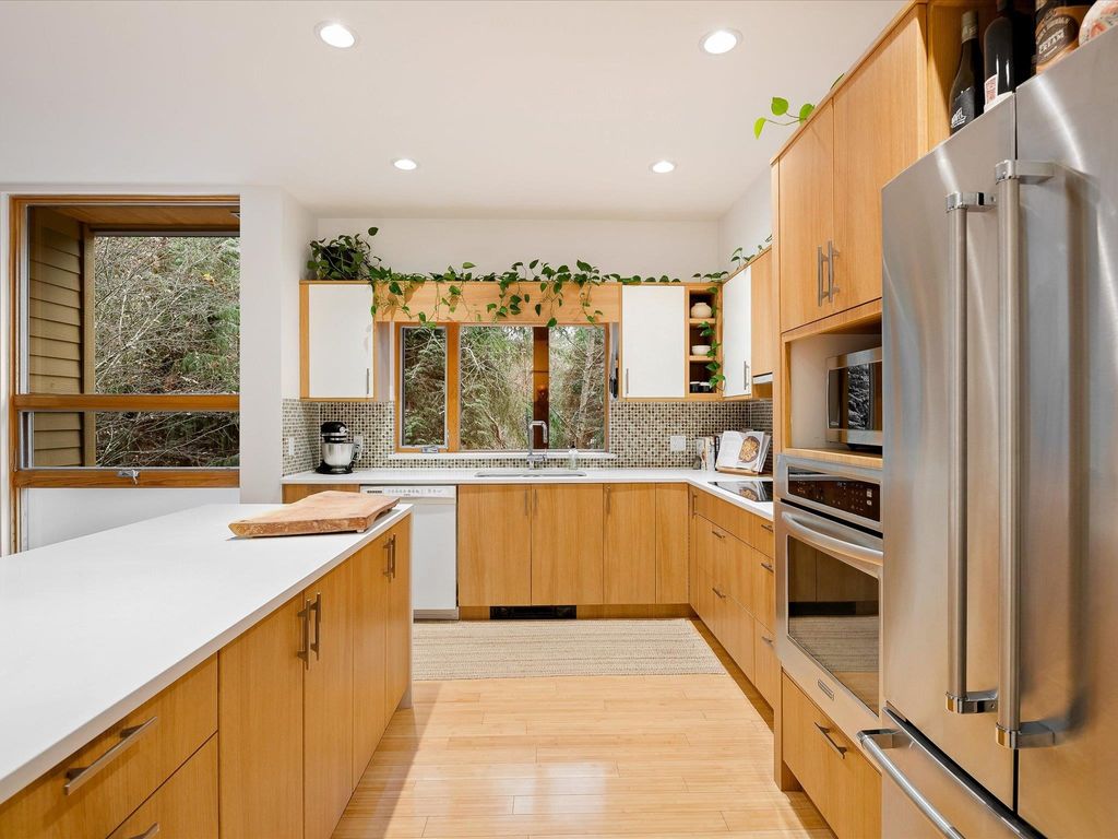 listing image 1100738272029350839