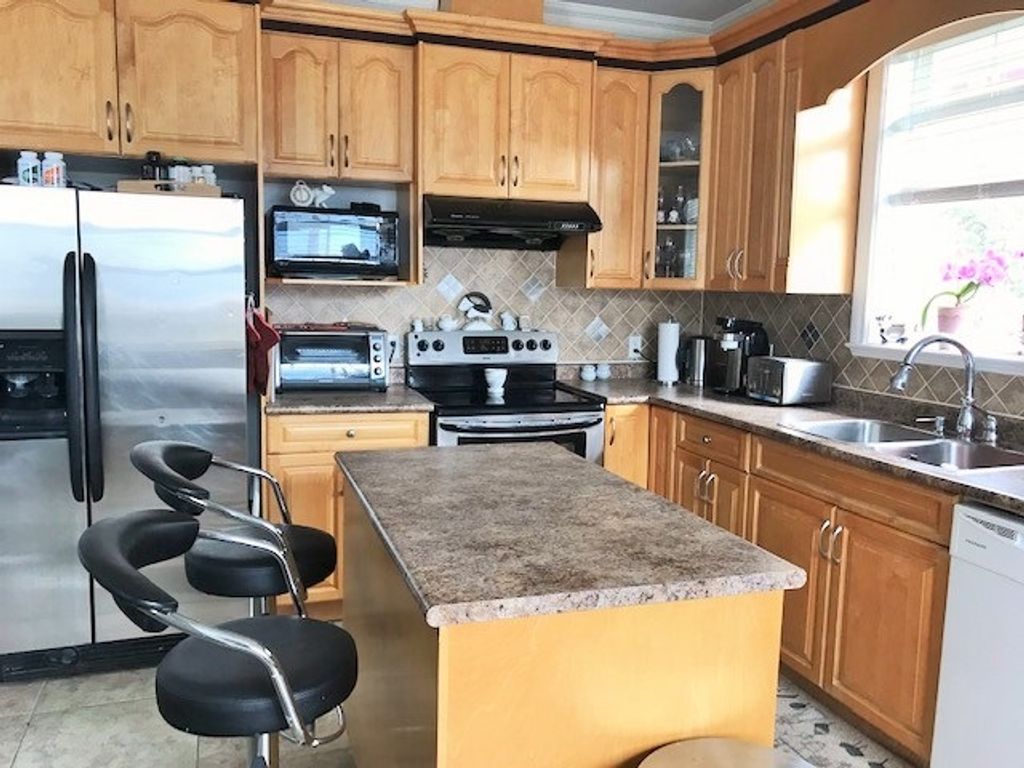 listing image 1100960053424004983