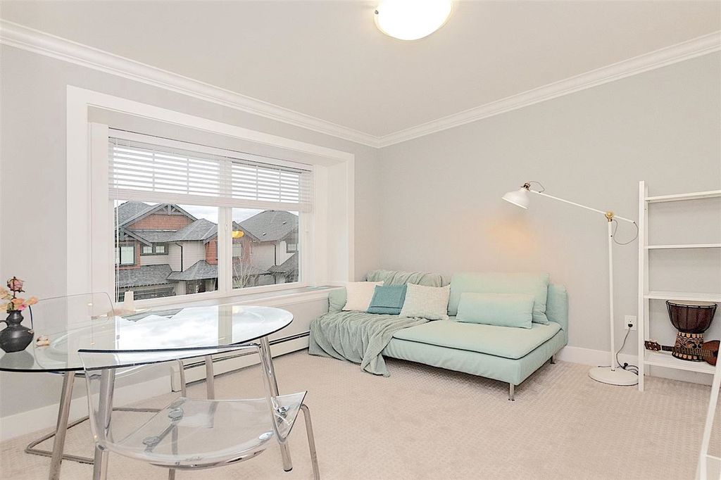 listing image 1101464970125826946