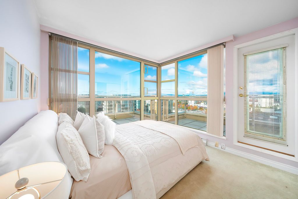 listing image 1102488321643781553