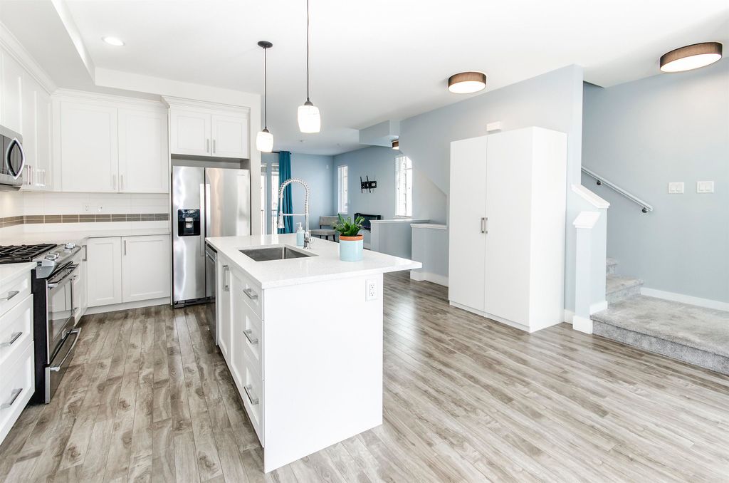 listing image 1106134548037345103