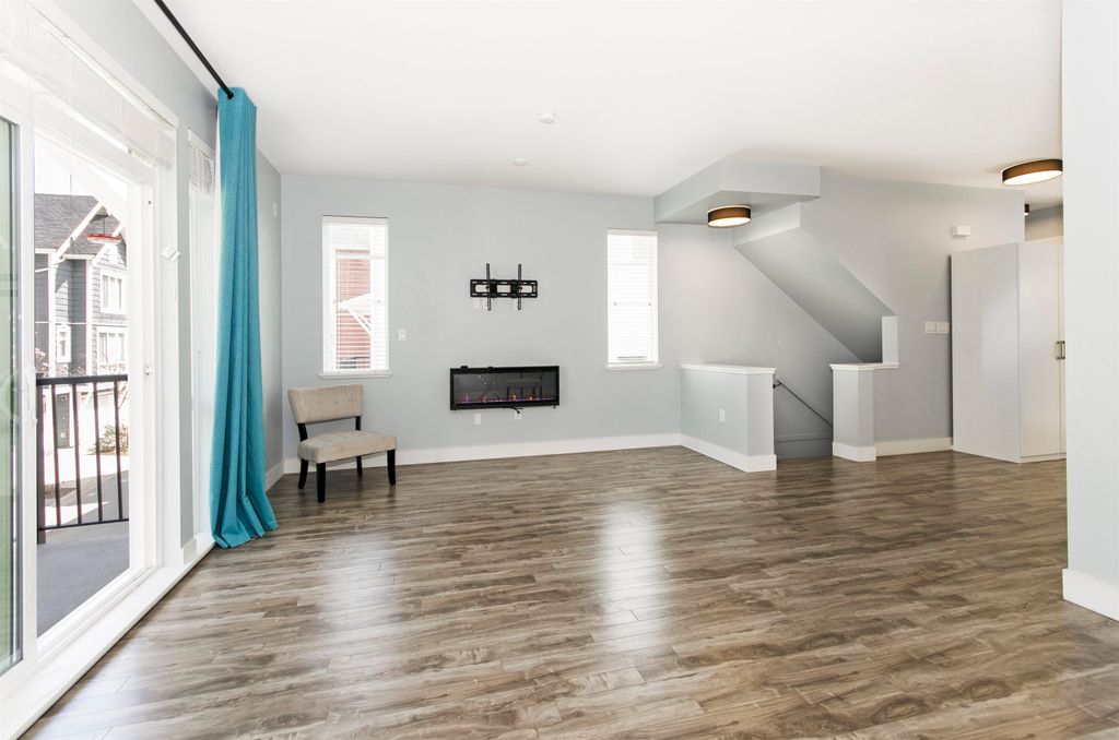 listing image 1109817834781186956