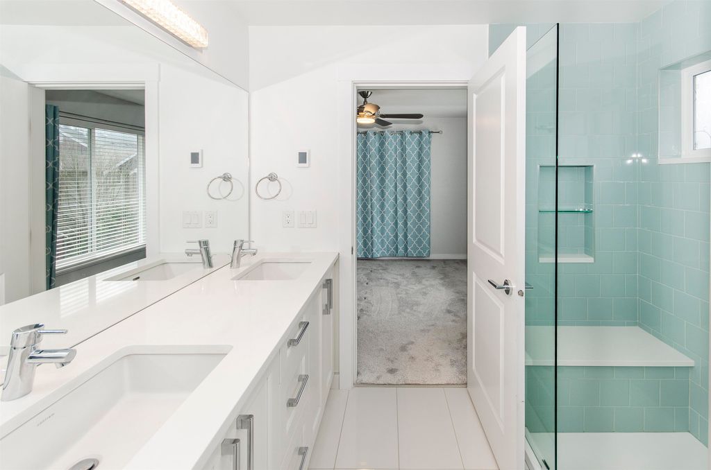 listing image 1101077241283687613