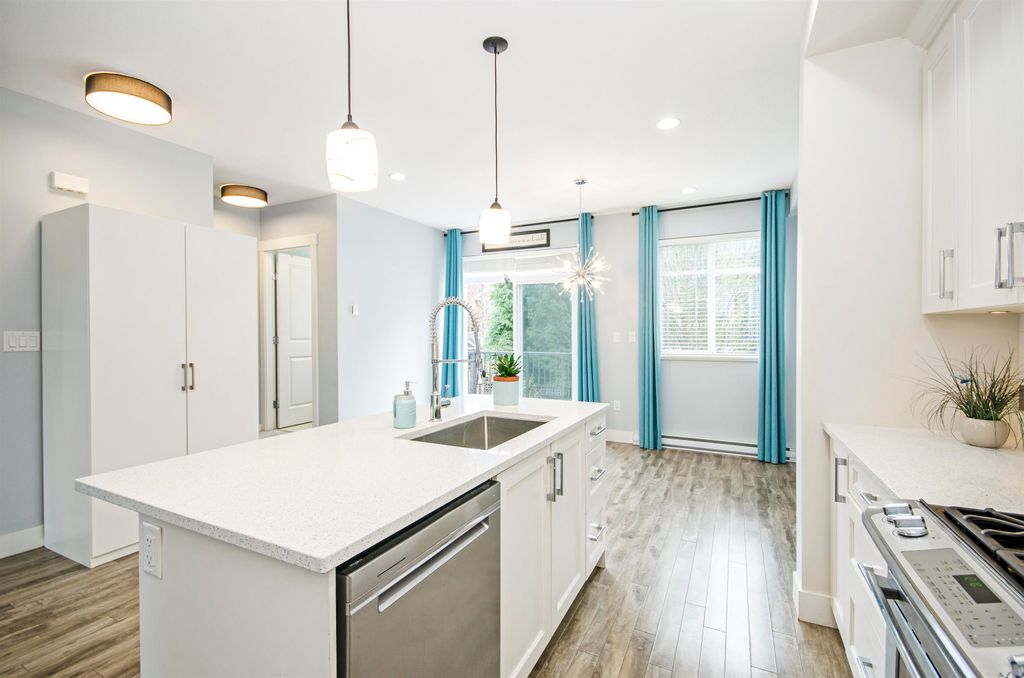 listing image 1101796409968231296