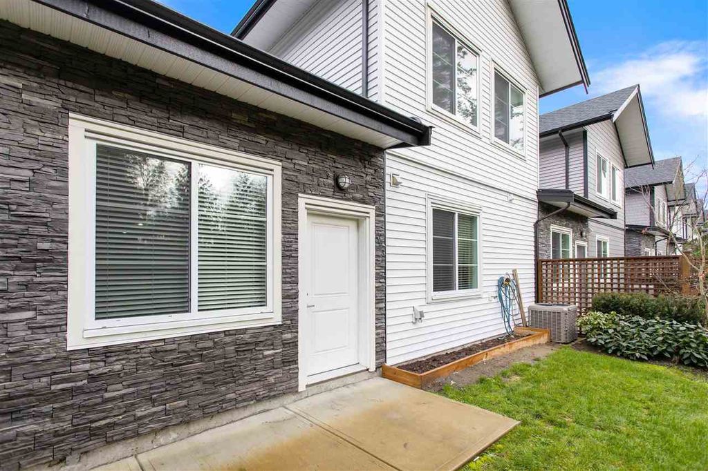 listing image 1103458464303594984
