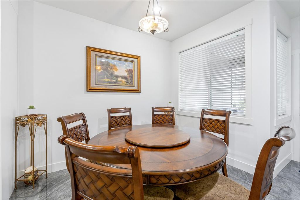 listing image 1106151504785743878