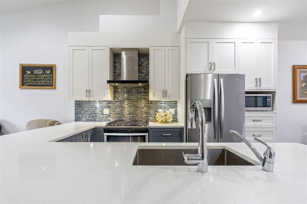 listing image 1106170825647351756