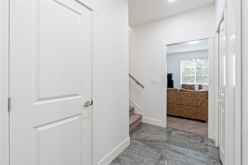 listing image 1104943245609539059