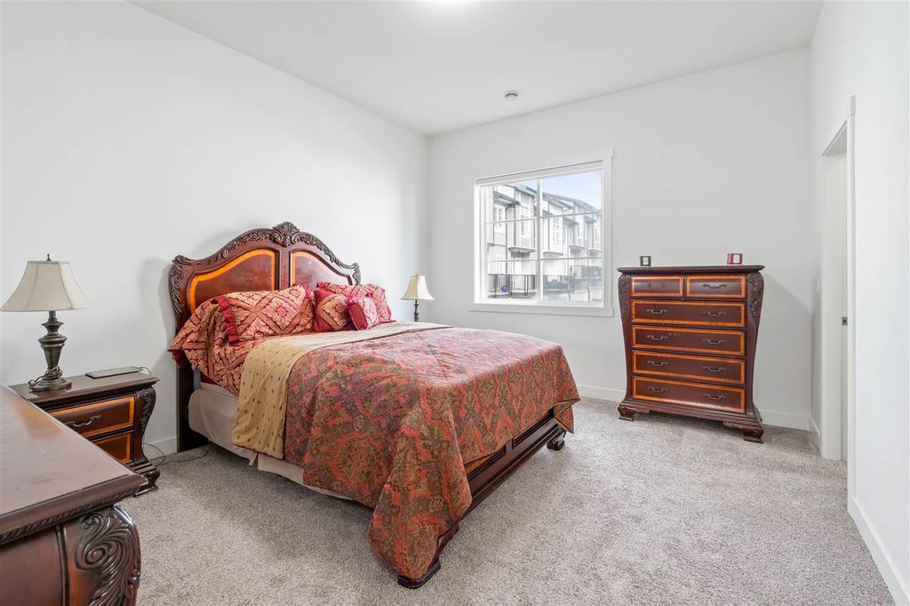 listing image 1108529157857845559