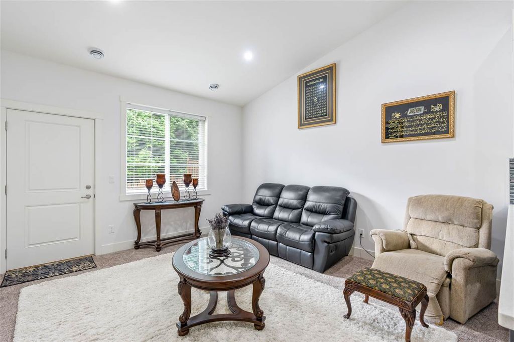 listing image 1107233036821411707