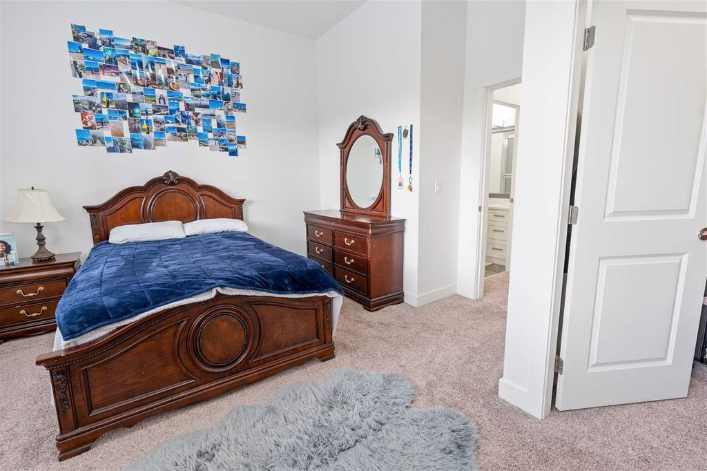 listing image 1104439126258030827