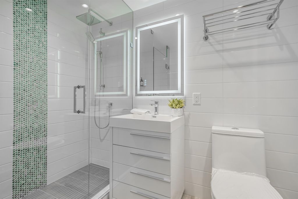 listing image 1107643625786742200