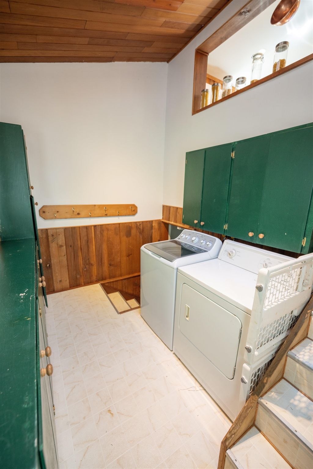 listing image 1102543999884472000