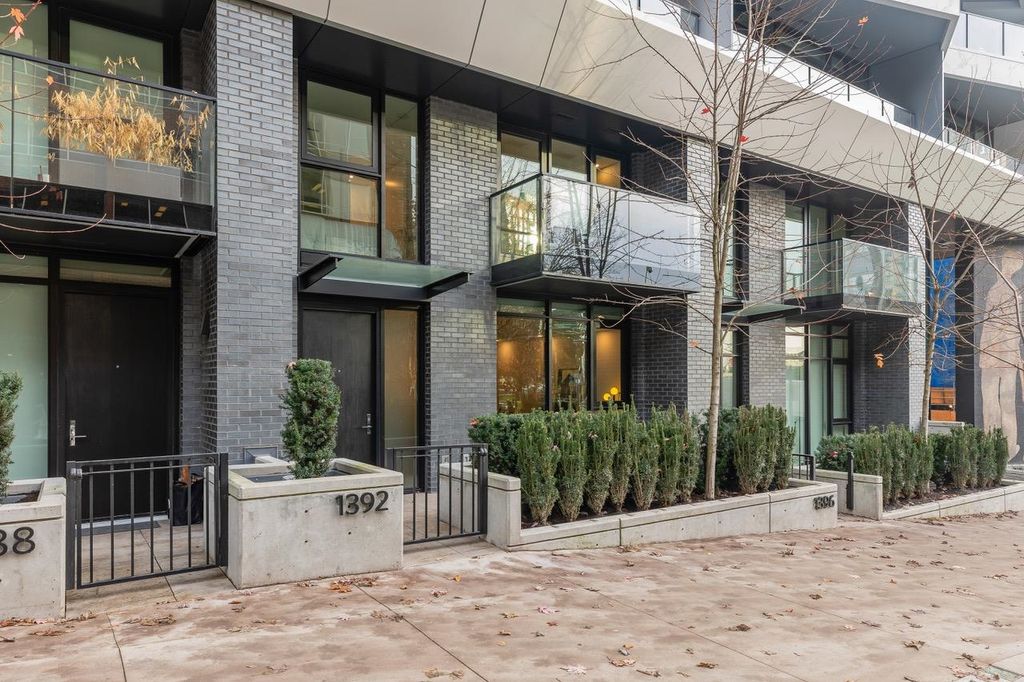 listing image 1109337235750272201