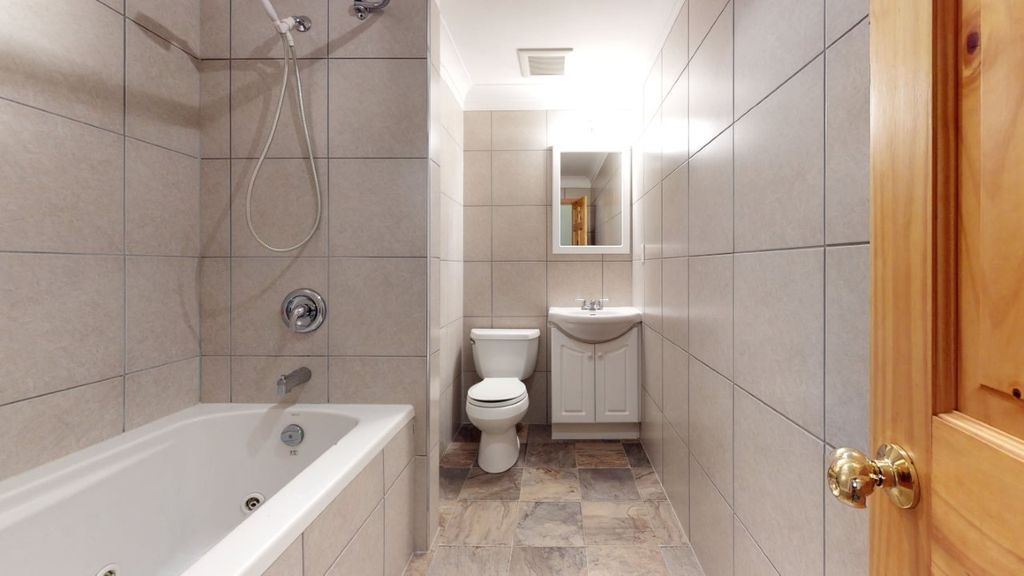 listing image 1106231457323810365
