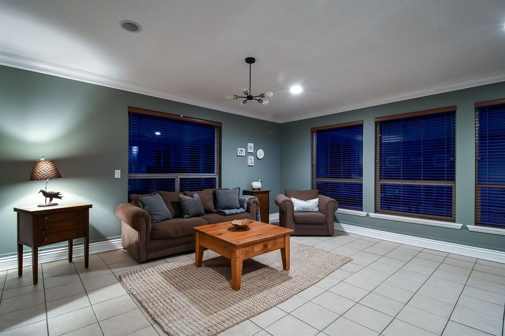 listing image 1100311991214702148