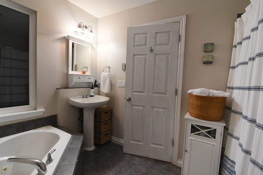 listing image 1101526861385245477