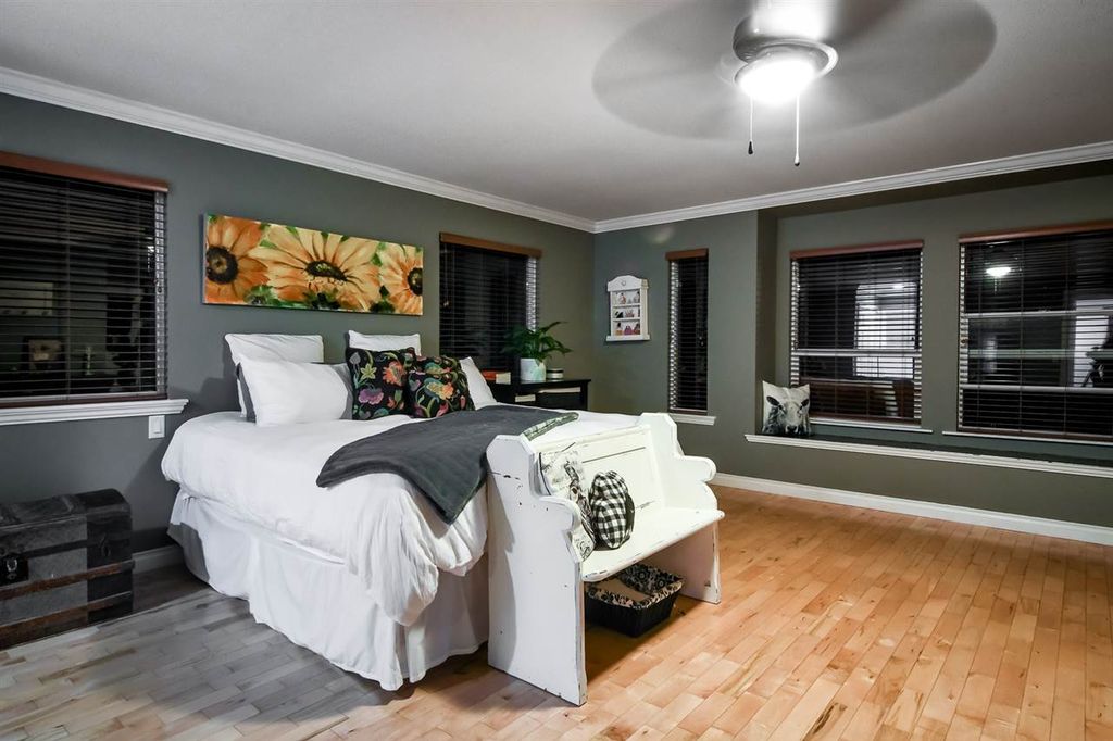 listing image 1101211653049713678