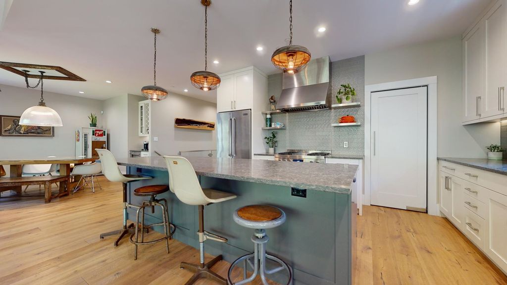 listing image 1101742928147865204