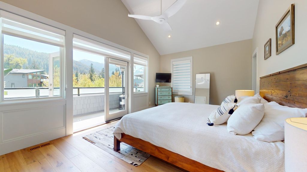 listing image 1100159646939974960