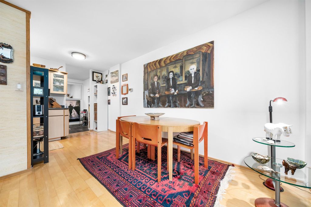 listing image 1102622448623717060
