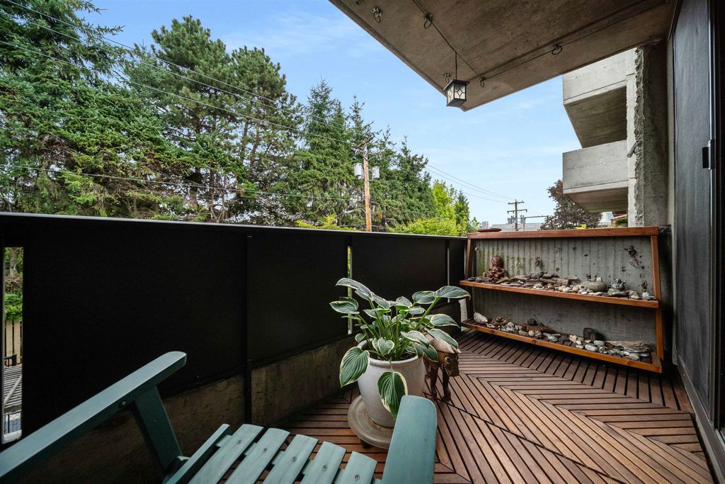 listing image 1104555526283866625