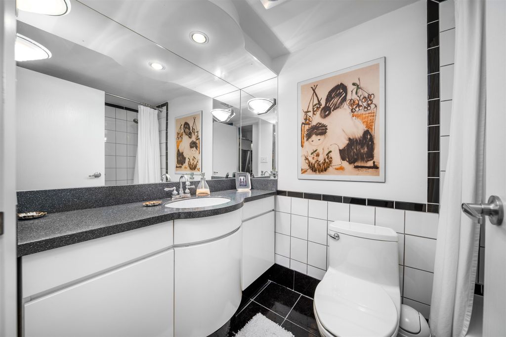 listing image 1102833659279232158
