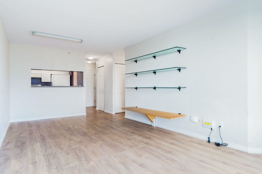 listing image 1107415483589424205