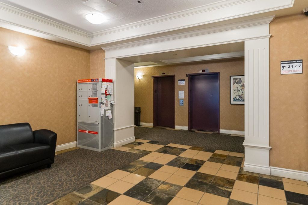 listing image 1100842250581605616