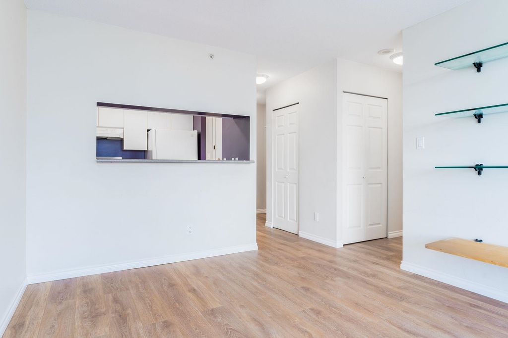 listing image 1104089701514558560