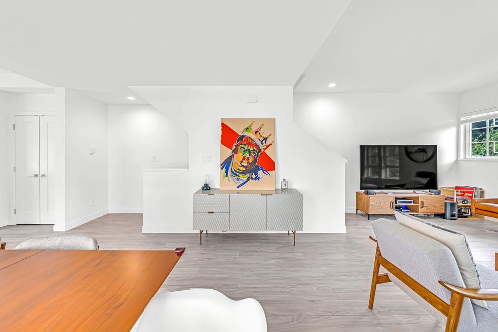 listing image 1100434389062731713