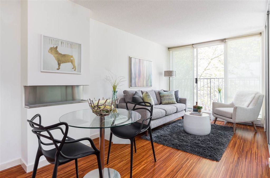 listing image 1104637612224263563