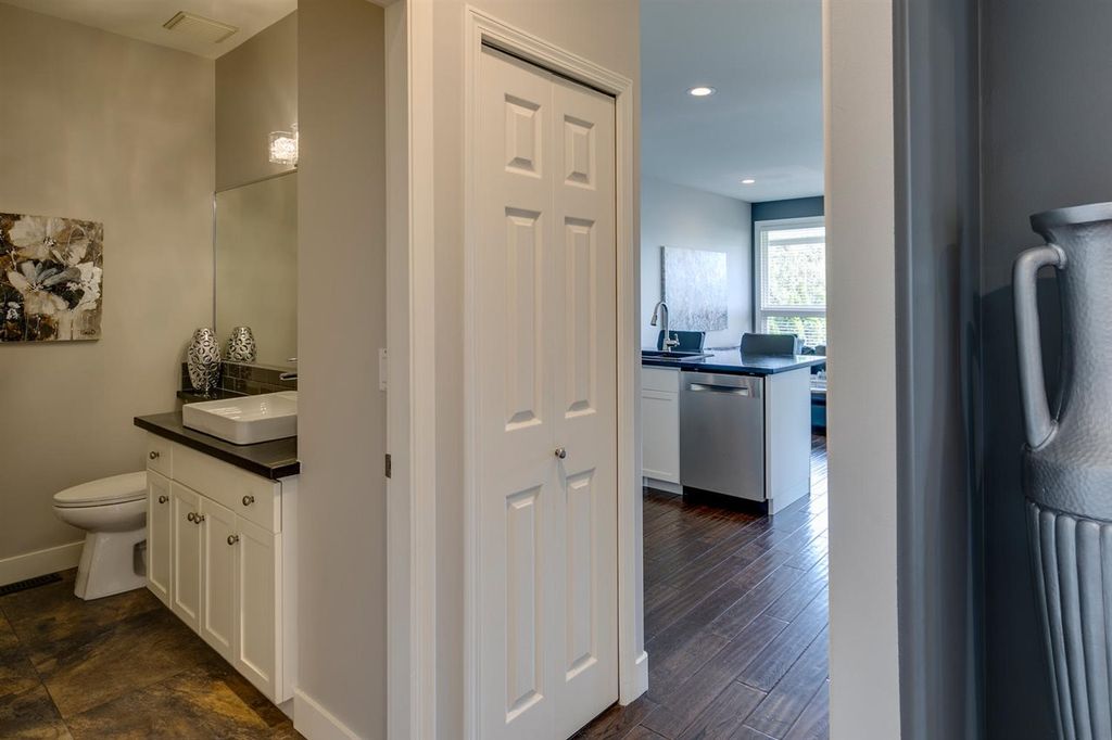 listing image 1102196987928953267
