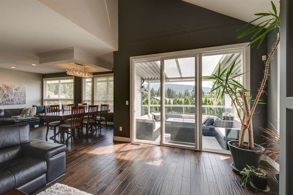 listing image 1107335032038159516