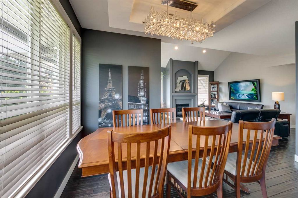 listing image 1109321761836211076