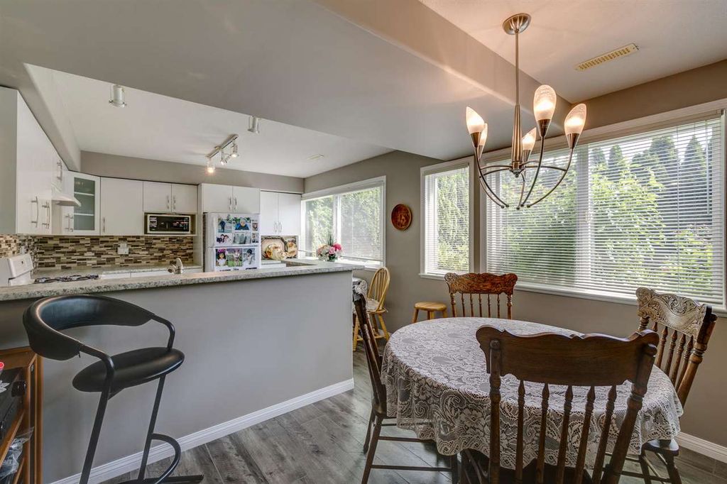 listing image 1106078441105569316