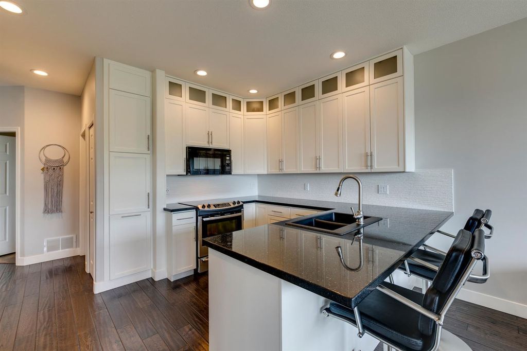 listing image 1101702899060814137